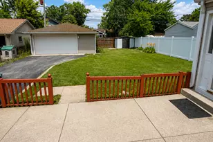 7304 W 113th Pl, Worth, IL 60482 - Photo 18