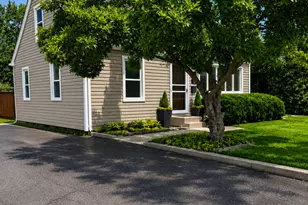 7304 W 113th Pl, Worth, IL 60482 - Photo 2