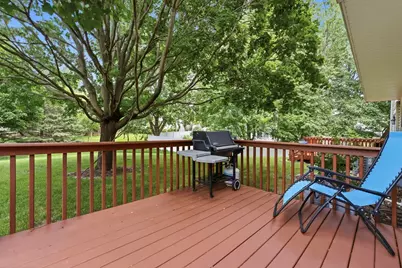 5 W Pheasant Trail #05, Lake in the Hills, IL 60156 - Photo 16