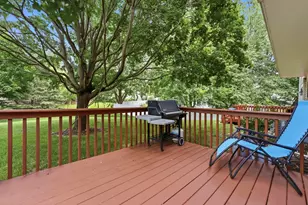 5 W Pheasant Trail, Lake in the Hills, IL 60156 - Photo 16