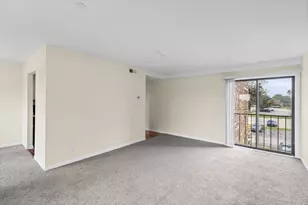 2216 Country Club Dr, Woodridge, IL 60517 - Photo 8