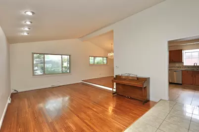 613 Leamington Avenue, Wilmette, IL 60091 - Photo 2