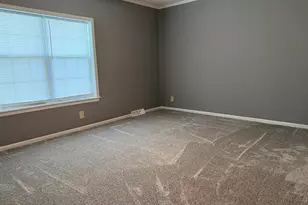 527 W 6th St, Centralia, IL 62801 - Photo 10