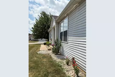 5 E Hague Drive, Antioch, IL 60002 - Photo 4