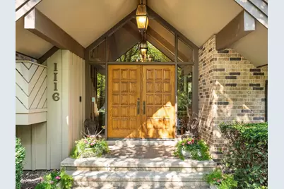 1116 Laurie Lane, Burr Ridge, IL 60527 - Photo 2