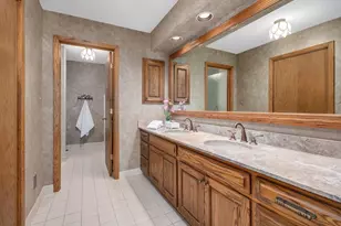1116 Laurie Ln, Burr Ridge, IL 60527 - Photo 18