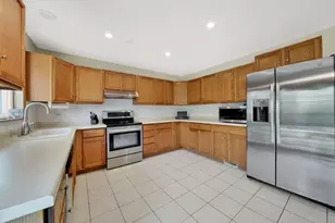8840 Leslie Dr, Orland Hills, IL 60487 - Photo 10