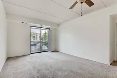 2335 W Belle Plaine Avenue #118, Chicago, IL 60618 - Photo 14