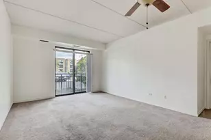 2335 W Belle Plaine Ave, Chicago, IL 60618 - Photo 14