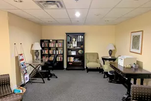 2335 W Belle Plaine Ave, Chicago, IL 60618 - Photo 8