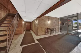 10210 Washington Ave, Oak Lawn, IL 60453 - Photo 4