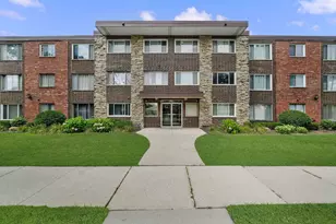 10210 Washington Ave, Oak Lawn, IL 60453 - Photo 2