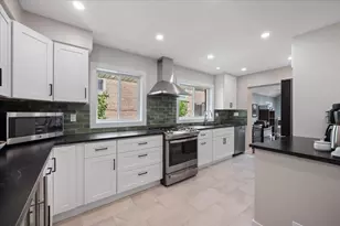 3333 Payne St, Evanston, IL 60201 - Photo 12