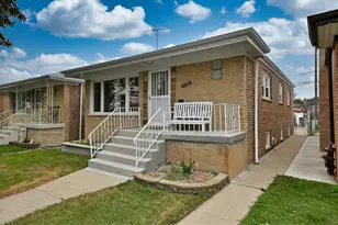 11121 S Ewing Ave, Chicago, IL 60617 - Photo 1