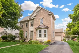 104 Brickton Pl, Park Ridge, IL 60068 - Photo 2