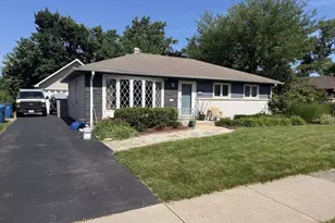 466 N Ridgeland Ave, Elmhurst, IL 60126 - Photo 1