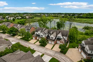 27 Harborside Way, Hawthorn Woods, IL 60047 - Photo 2
