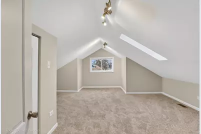 8132 S Paxton Avenue, Chicago, IL 60617 - Photo 16