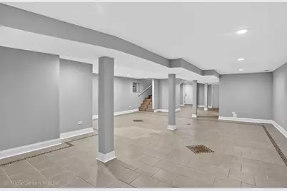 8132 S Paxton Avenue, Chicago, IL 60617 - Photo 22