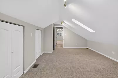 8132 S Paxton Avenue, Chicago, IL 60617 - Photo 18