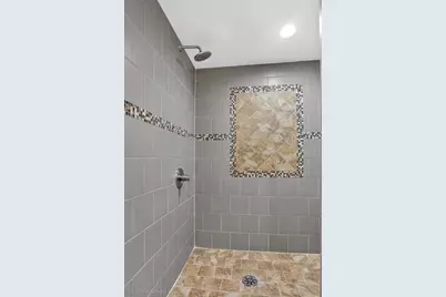 8132 S Paxton Avenue, Chicago, IL 60617 - Photo 26