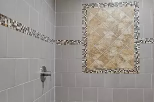 8132 S Paxton Ave, Chicago, IL 60617 - Photo 26