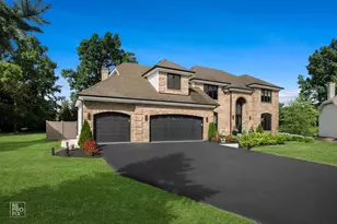 392 Crestwood Ct, Wood Dale, IL 60191 - Photo 6