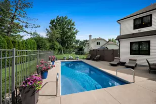 392 Crestwood Ct, Wood Dale, IL 60191 - Photo 64