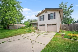 532 Carlyle Ln, Bolingbrook, IL 60440 - Photo 2