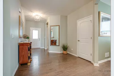 35 Pacific Avenue, Hawthorn Woods, IL 60047 - Photo 2