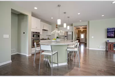 35 Pacific Avenue, Hawthorn Woods, IL 60047 - Photo 4