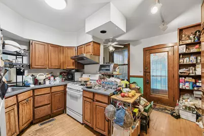 1628 W Nelson Avenue, Chicago, IL 60657 - Photo 14