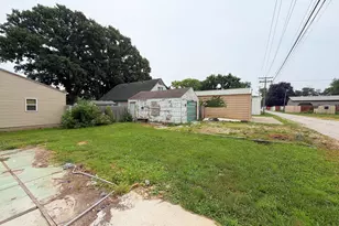 105 E 12th St, Streator, IL 61364 - Photo 12