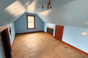 105 E 12th St, Streator, IL 61364 - Photo 8