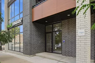 2405 W Iowa St, Chicago, IL 60622 - Photo 2