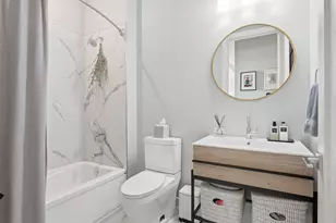 2405 W Iowa St, Chicago, IL 60622 - Photo 8