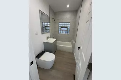 10426 S Calhoun Avenue, Chicago, IL 60617 - Photo 12