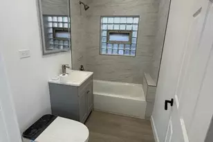 10426 S Calhoun Ave, Chicago, IL 60617 - Photo 12