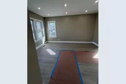 10426 S Calhoun Avenue, Chicago, IL 60617 - Photo 2