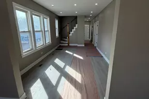10426 S Calhoun Ave, Chicago, IL 60617 - Photo 4