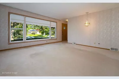 9420 Lawler Avenue, Skokie, IL 60077 - Photo 2
