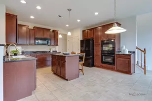 2030 Padua Dr, Elgin, IL 60123 - Photo 10