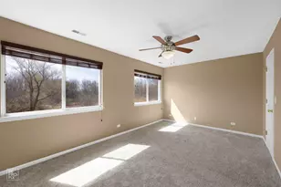 1353 Longchamps Ct, Grayslake, IL 60030 - Photo 10