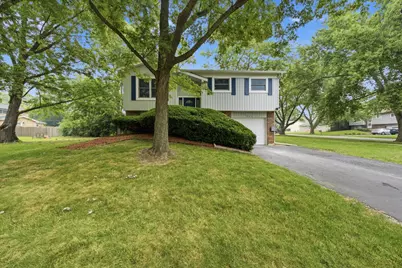212 Kenilworth Drive, Bolingbrook, IL 60440 - Photo 2