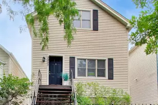 2927 N Gresham Ave, Chicago, IL 60618 - Photo 1