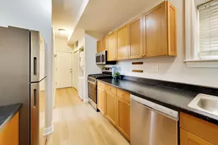 2927 N Gresham Ave, Chicago, IL 60618 - Photo 6
