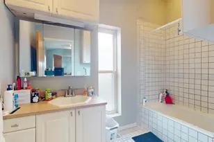 1742 W School St, Chicago, IL 60657 - Photo 8