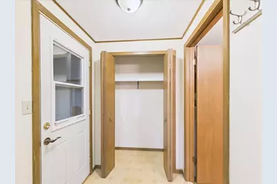 1114 W Lynwood Court, Freeport, IL 61032 - Photo 10