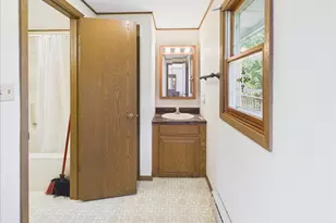 1114 W Lynwood Ct, Freeport, IL 61032 - Photo 16