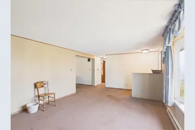 1114 W Lynwood Court, Freeport, IL 61032 - Photo 4